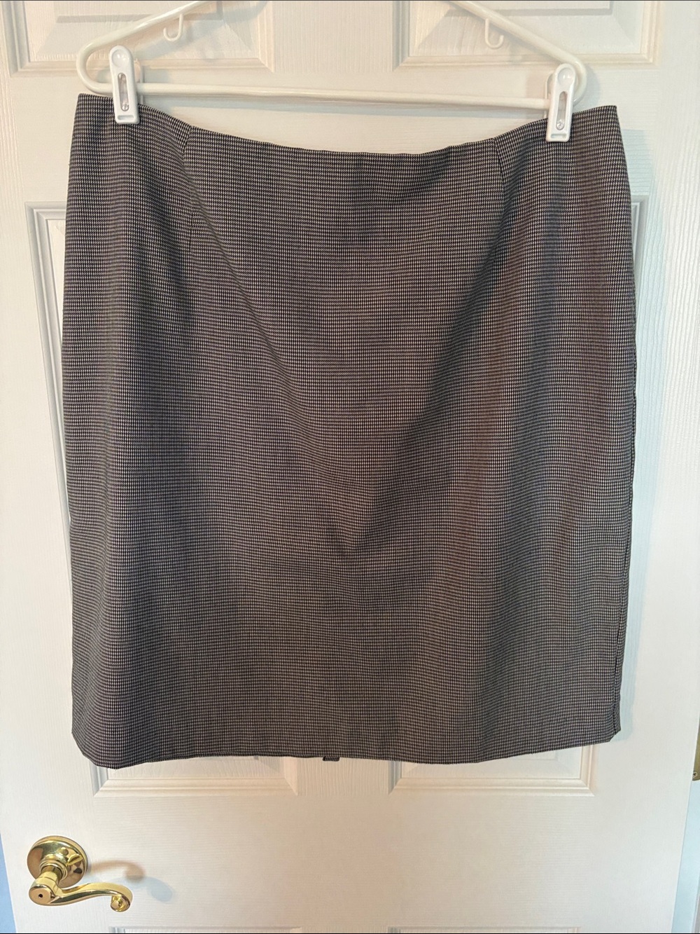 Classic Black and White Lined Pencil Skirt